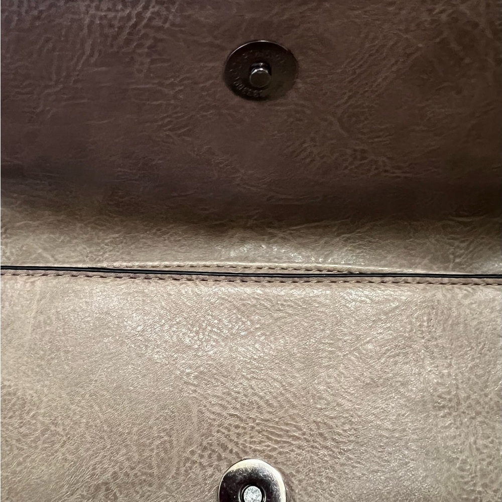 Sam & Hadley vegan leather shoulder purse excellent condition includes 2 straps - Picture 4 of 8